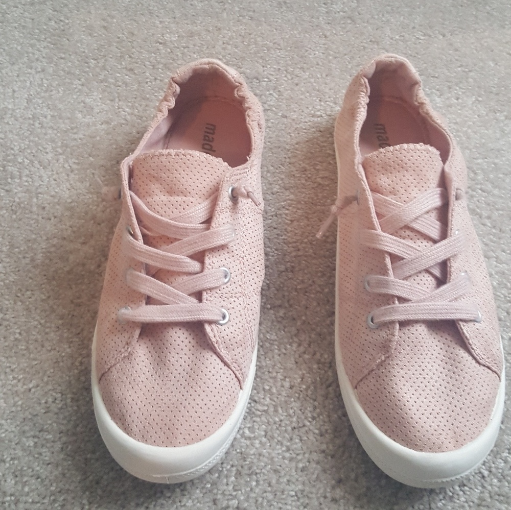 Steve Madden Brennan Sneakers size 9